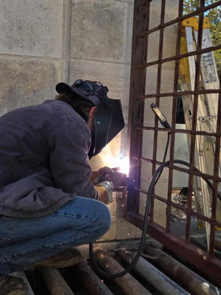 Garage Door Service Techs 005